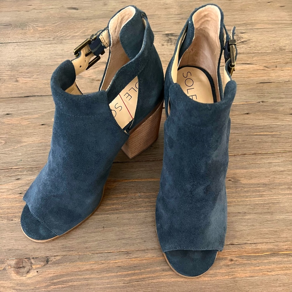 NWOT Sole Society Booties Womens Ferris Size 9M/39 Blue Suede Peep Toe Booties